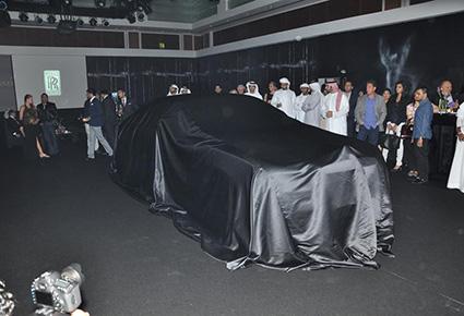 رائد في كواليس حفل إطلاق سيارة Wraith من رولز رويس